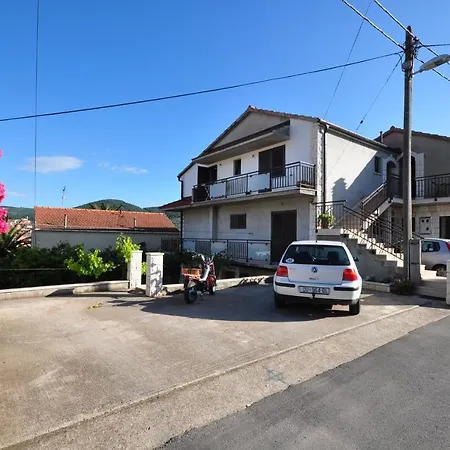 By The Sea Vela Luka, Korcula - 9243 *