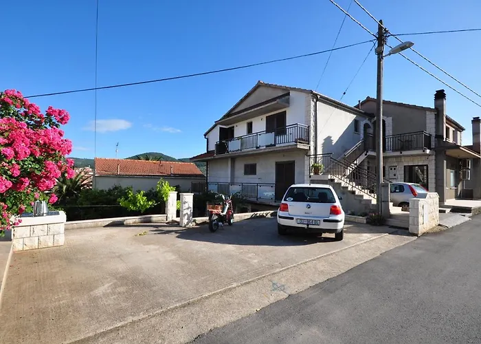 By The Sea Vela Luka, Korcula - 9243 *